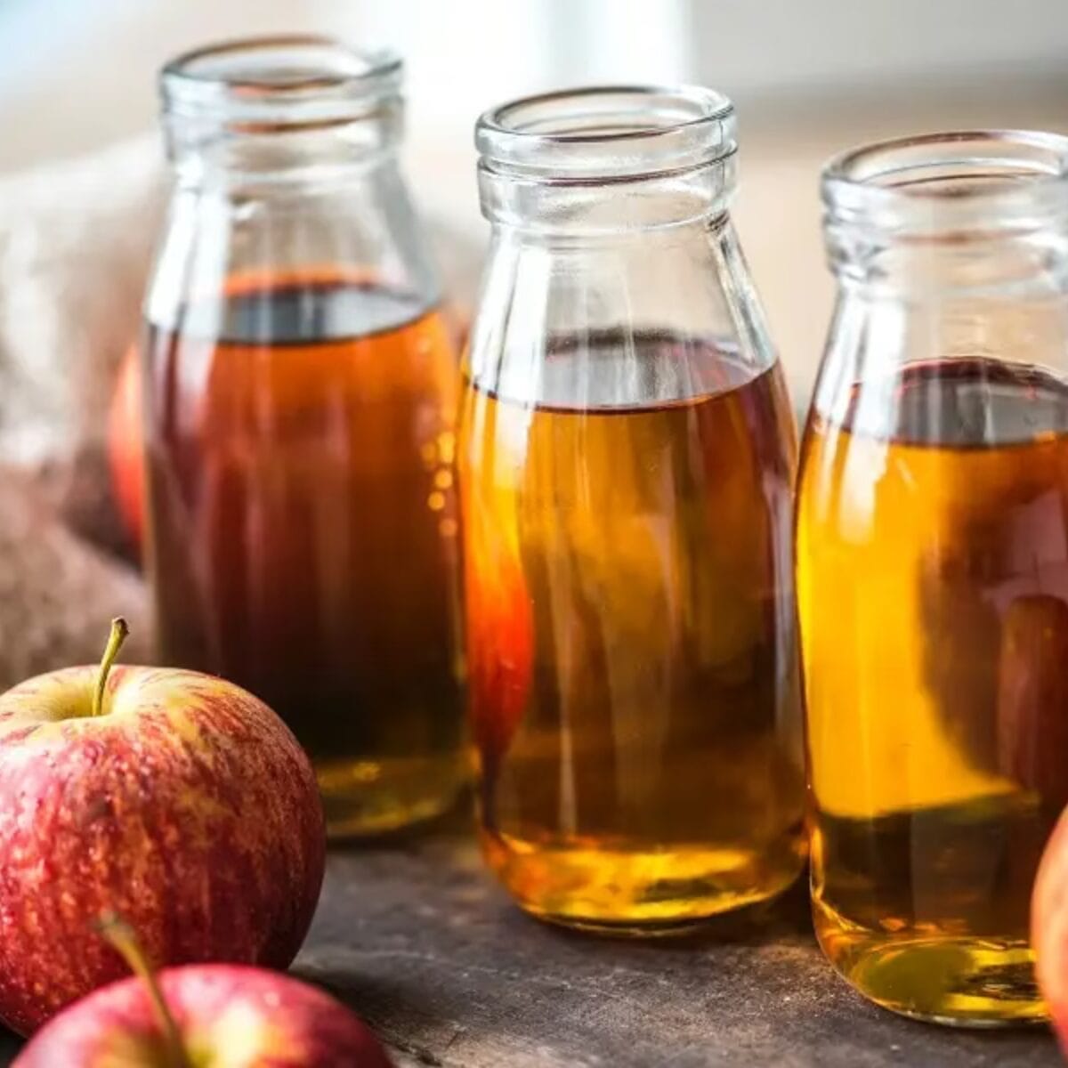 Minute Maid Apple Juice, 12 Oz Bottle